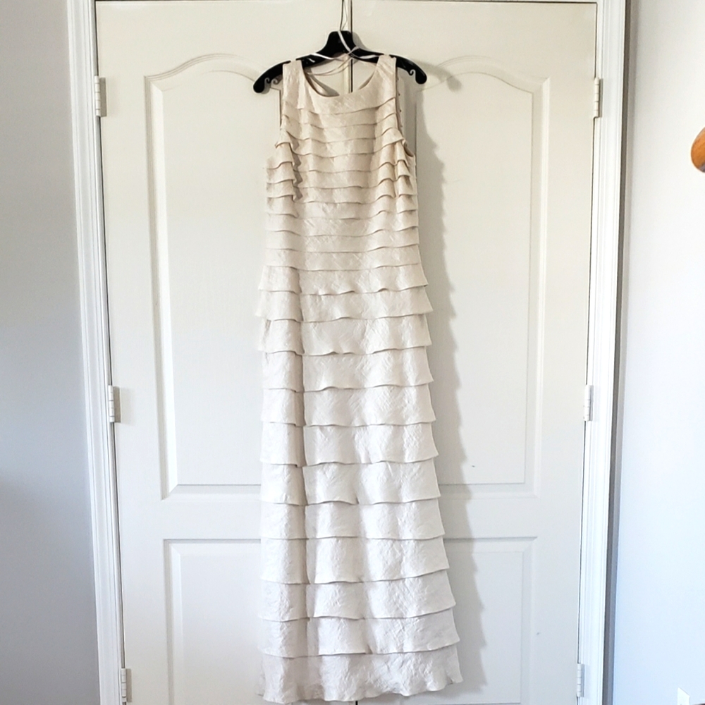ADRIANNA PAPELL Layered Ruffle Gown sz14